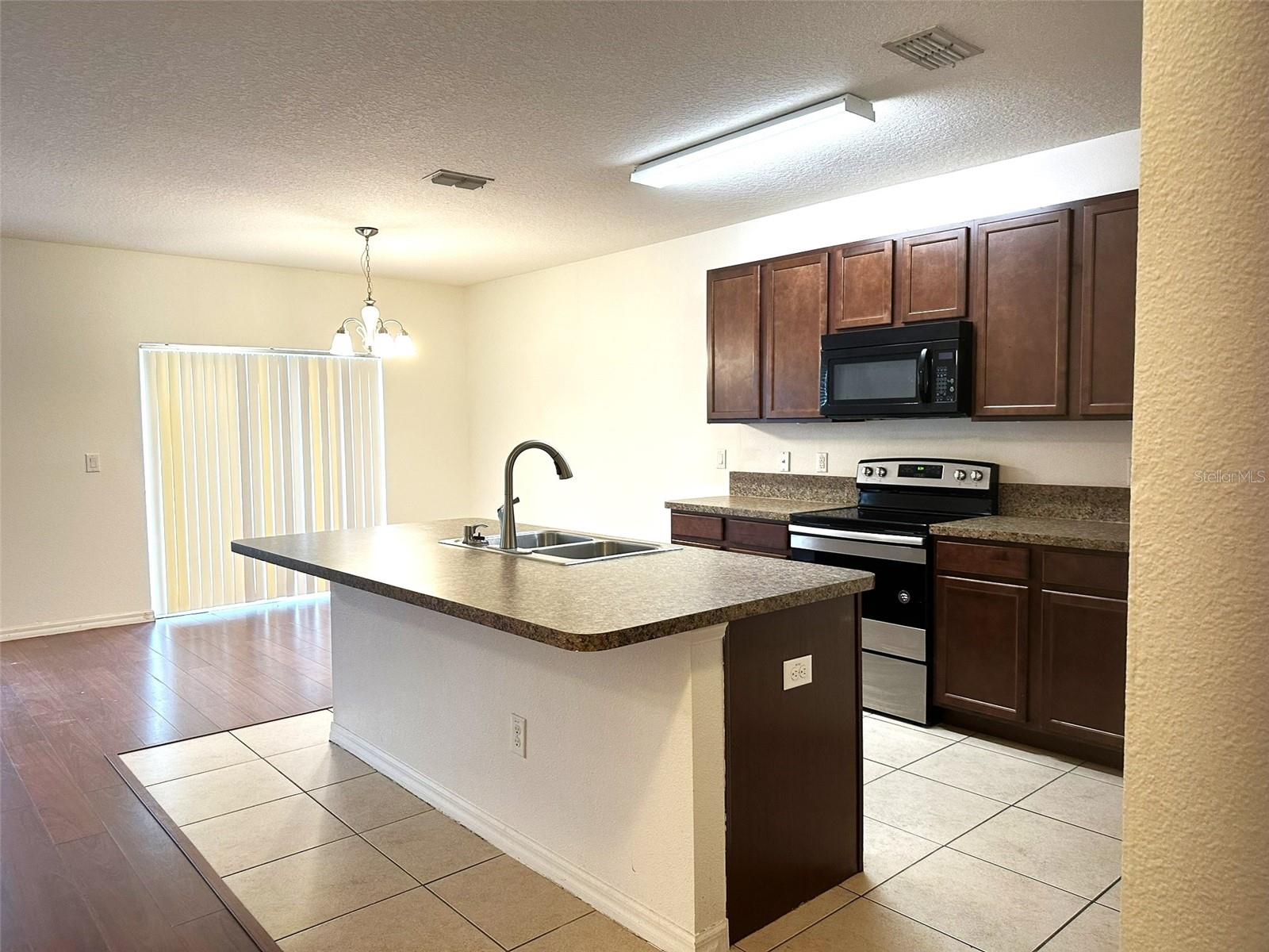 16832 Citrus Pkwy Property Photo 3