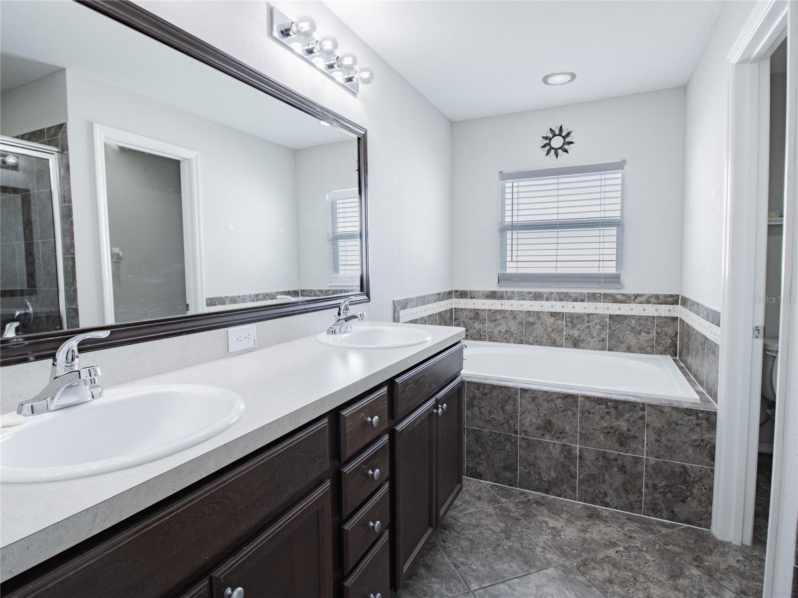 2628 Sunset Cir Property Photo 16