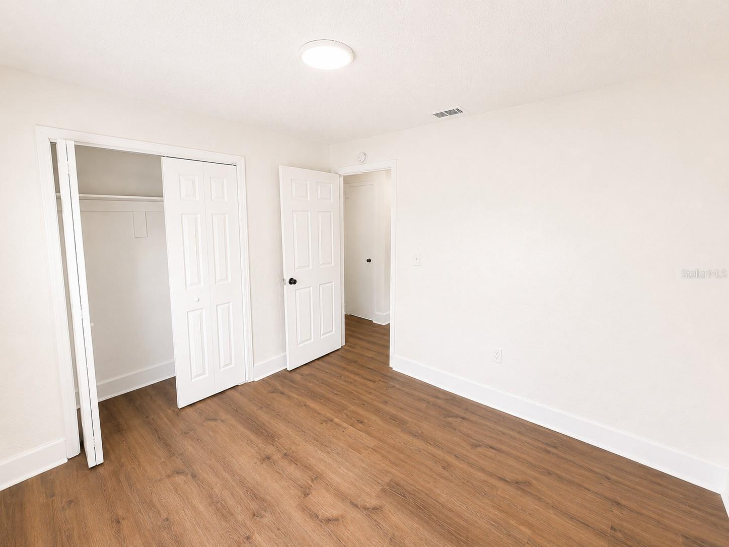 7313 Thomas Jefferson Cir E Property Photo 7