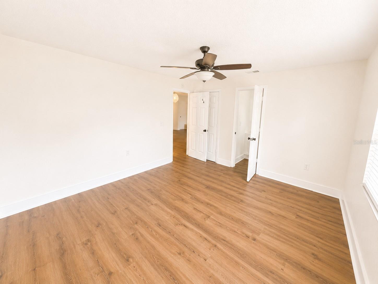 7313 Thomas Jefferson Cir E Property Photo 9