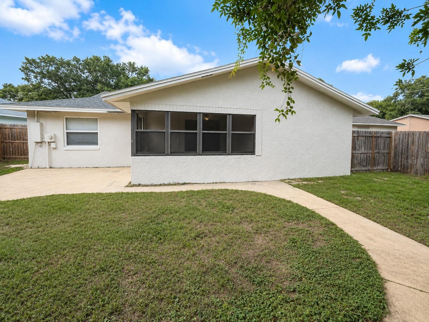7313 Thomas Jefferson Cir E Property Photo 11