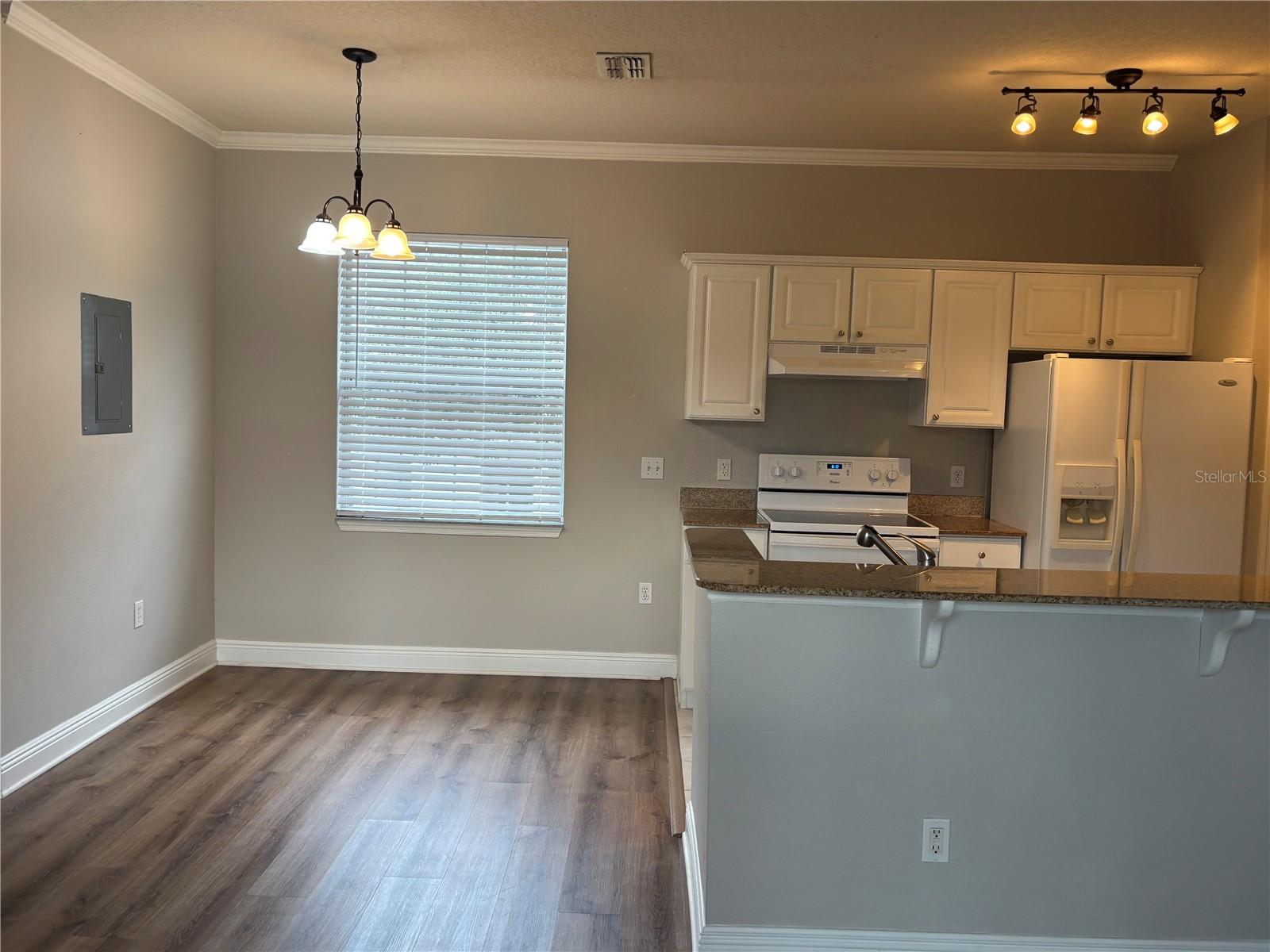 S5155119 Property Photo 2