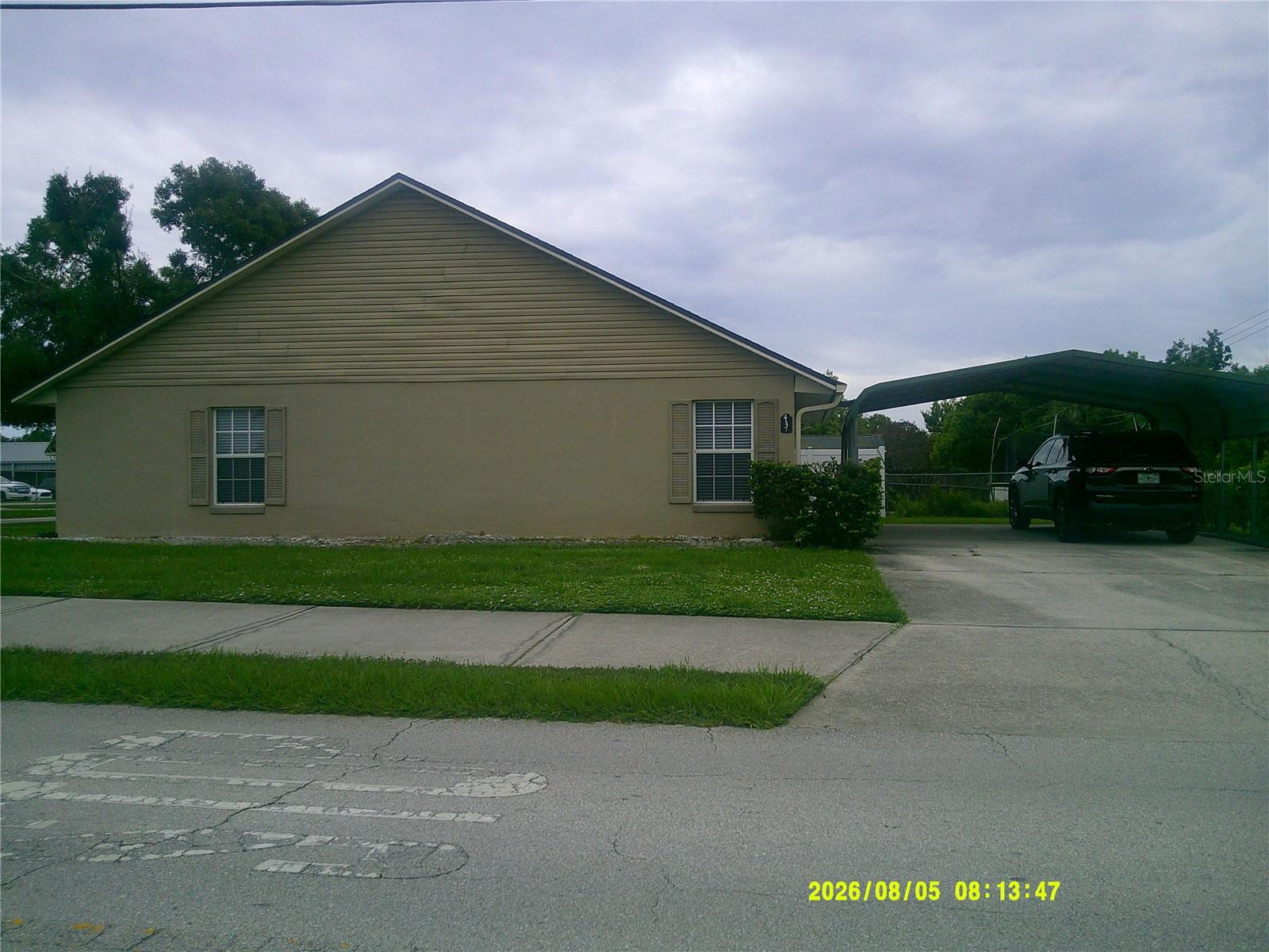 437 Columbia Ave Property Photo 3