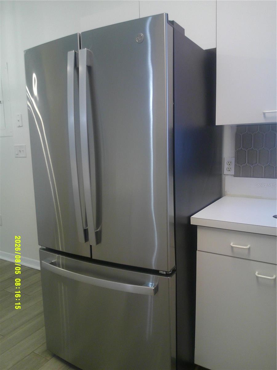 437 Columbia Ave Property Photo 10