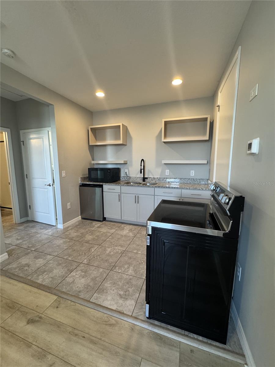 16042 Micelli Dr Property Photo 4