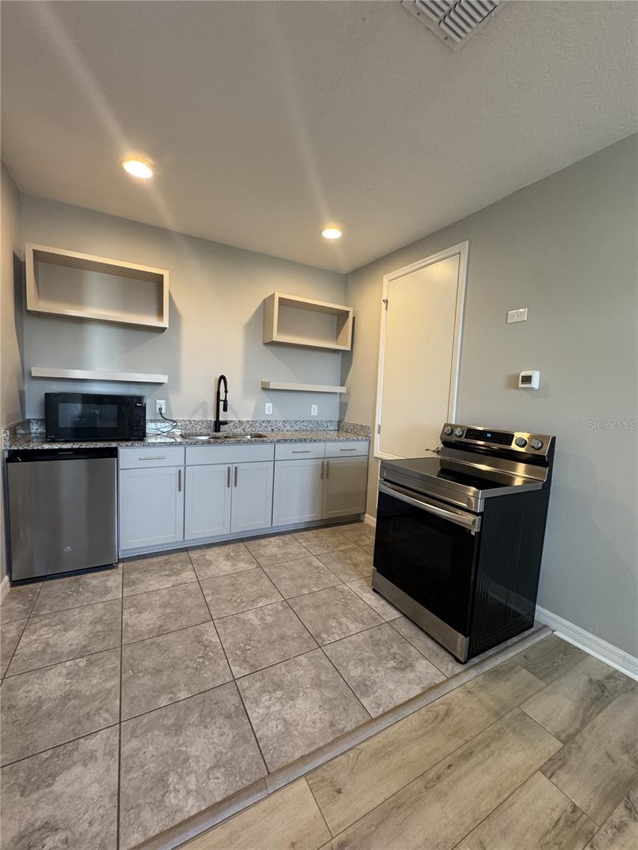 16042 Micelli Dr Property Photo 5