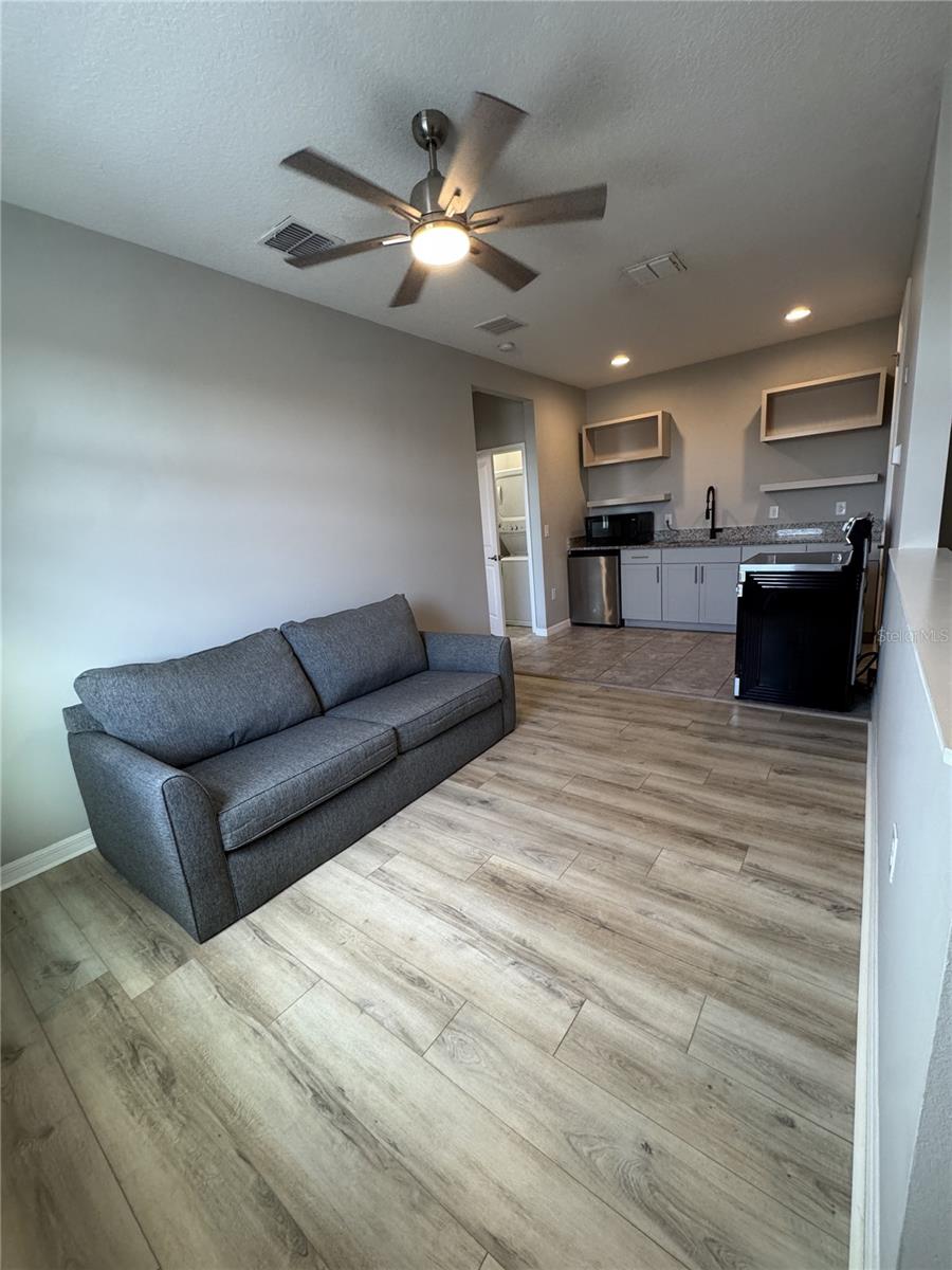 16042 Micelli Dr Property Photo 7