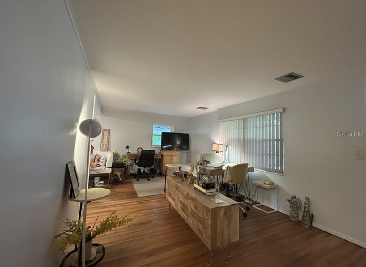 2455 Royal Rd Property Photo 6