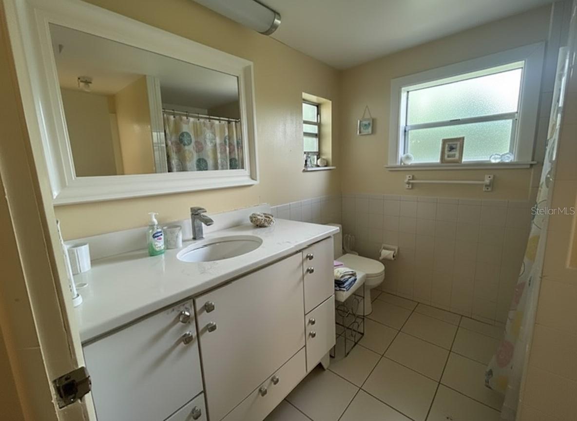 2455 Royal Rd Property Photo 13
