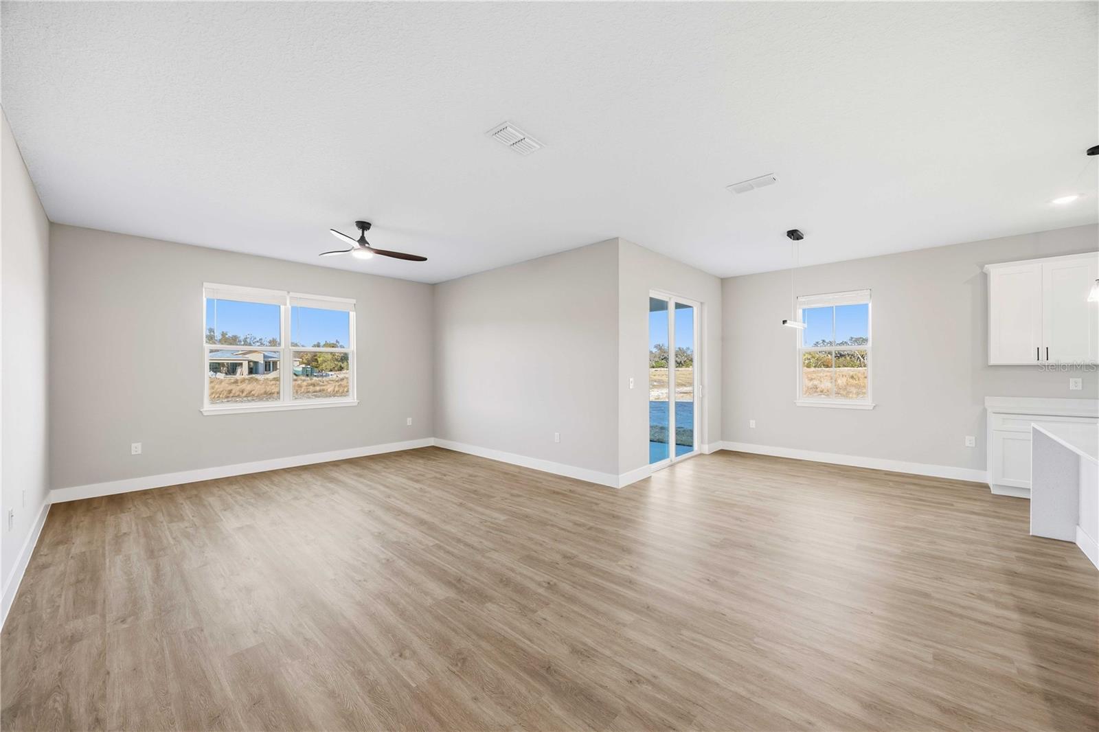 2145 River Hawk Loop Property Photo 8