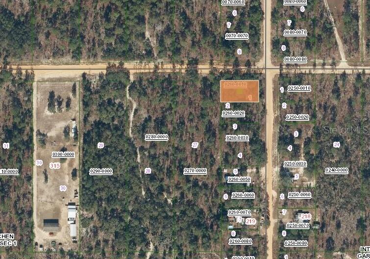 231 Violet Ave Property Photo 3