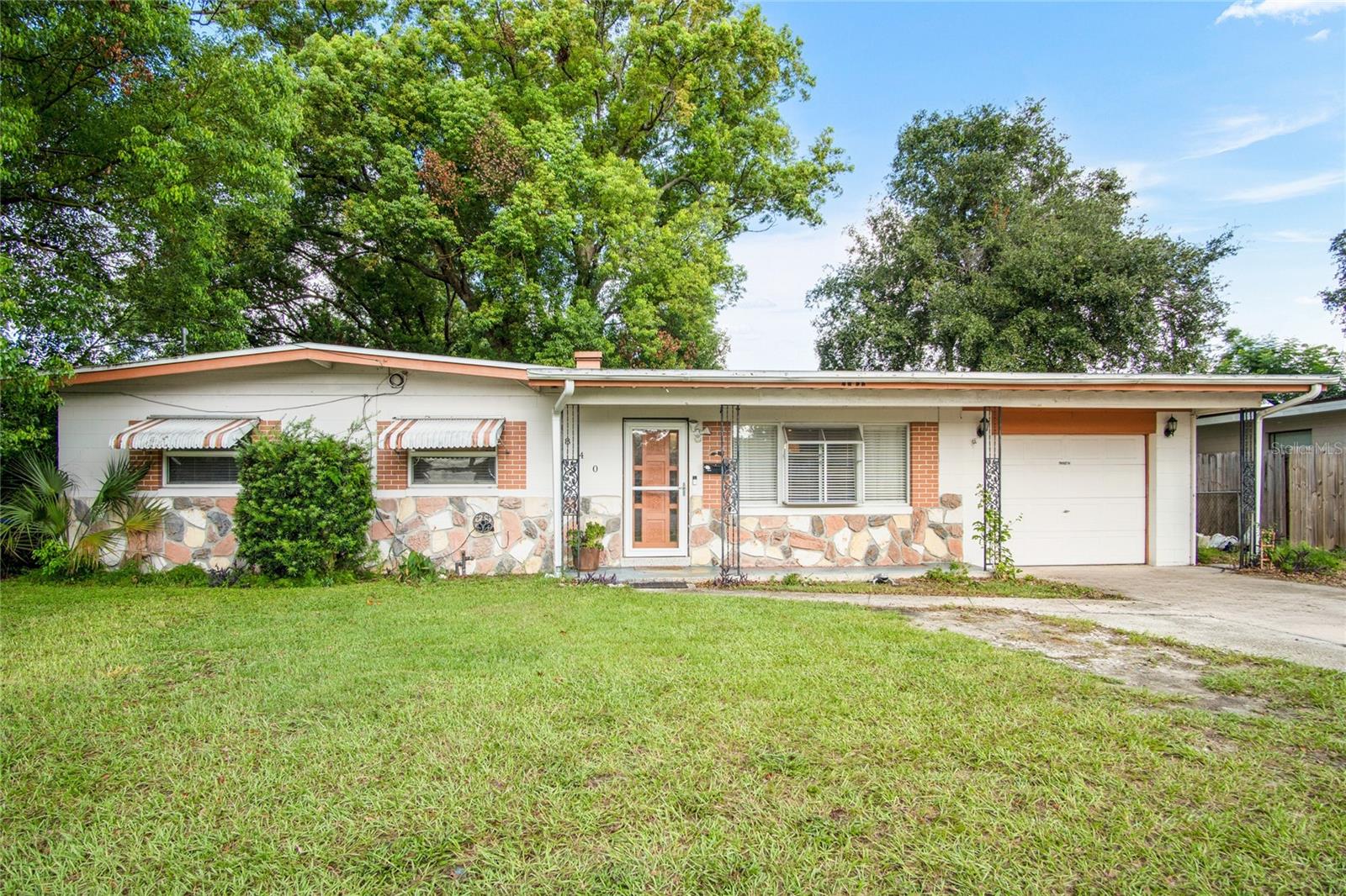 1840 N Powers Dr Property Photo 1