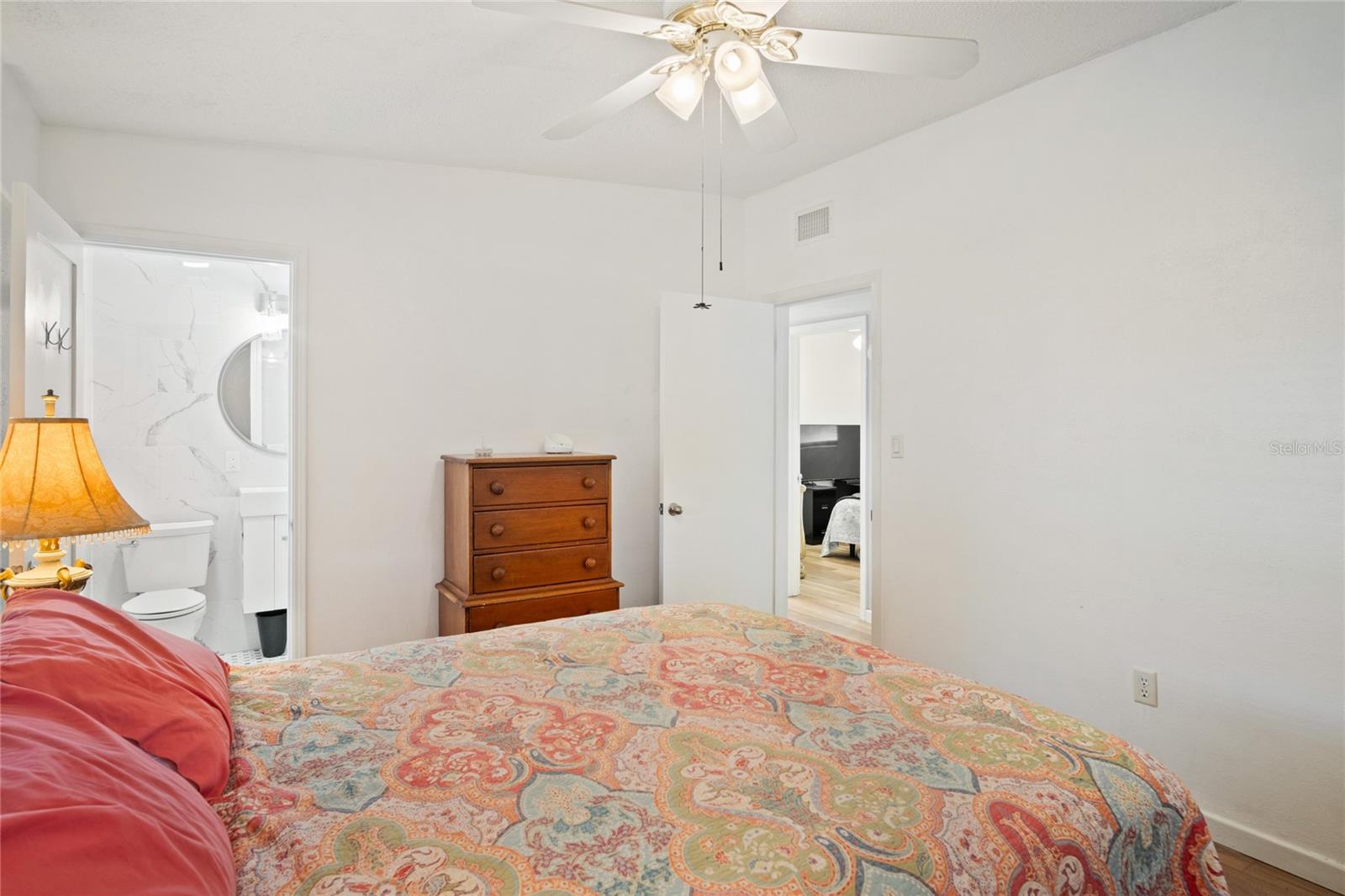1840 N Powers Dr Property Photo 17