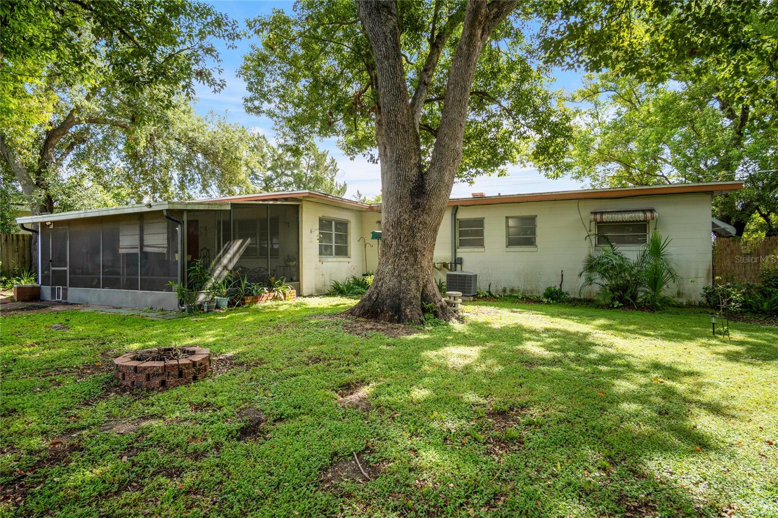 1840 N Powers Dr Property Photo 31