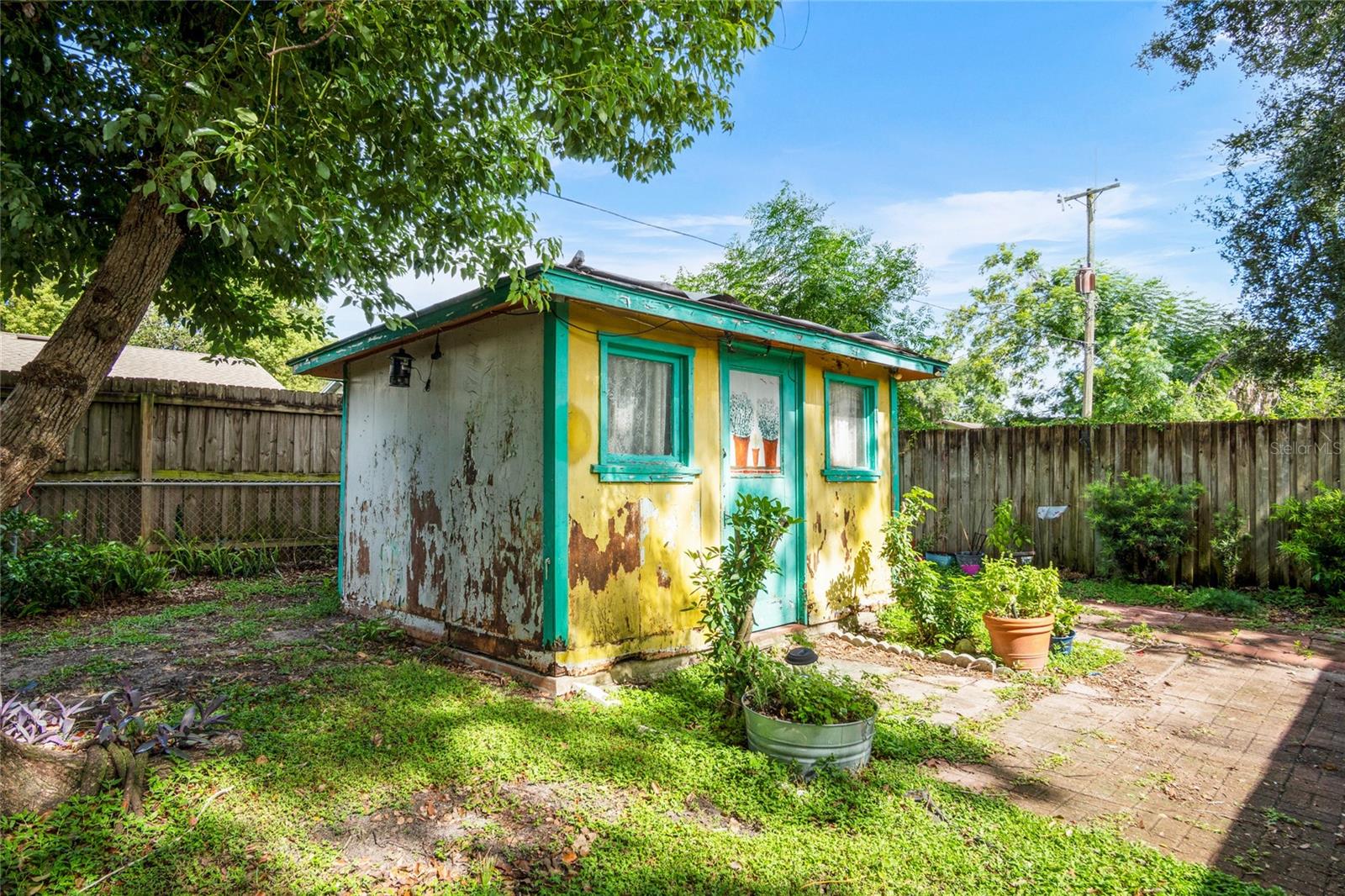 1840 N Powers Dr Property Photo 33