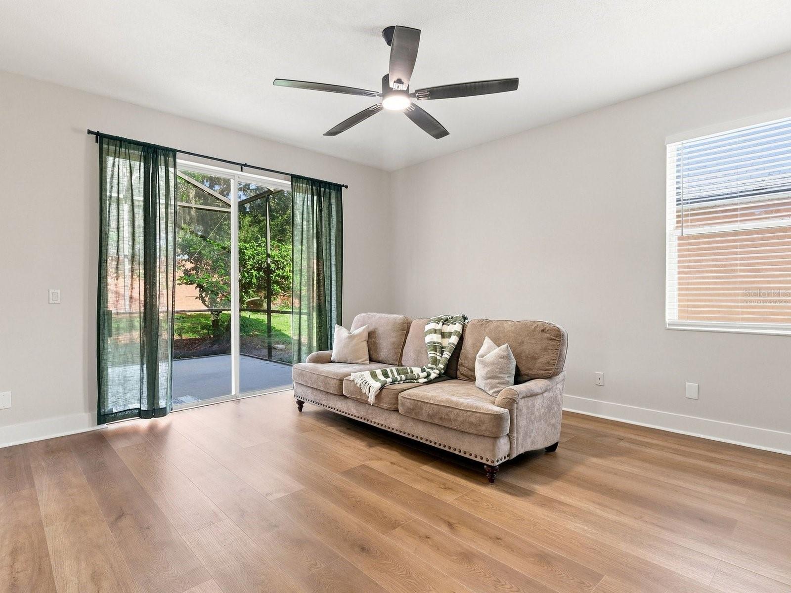 2104 Mallard Creek Cir Property Photo 16