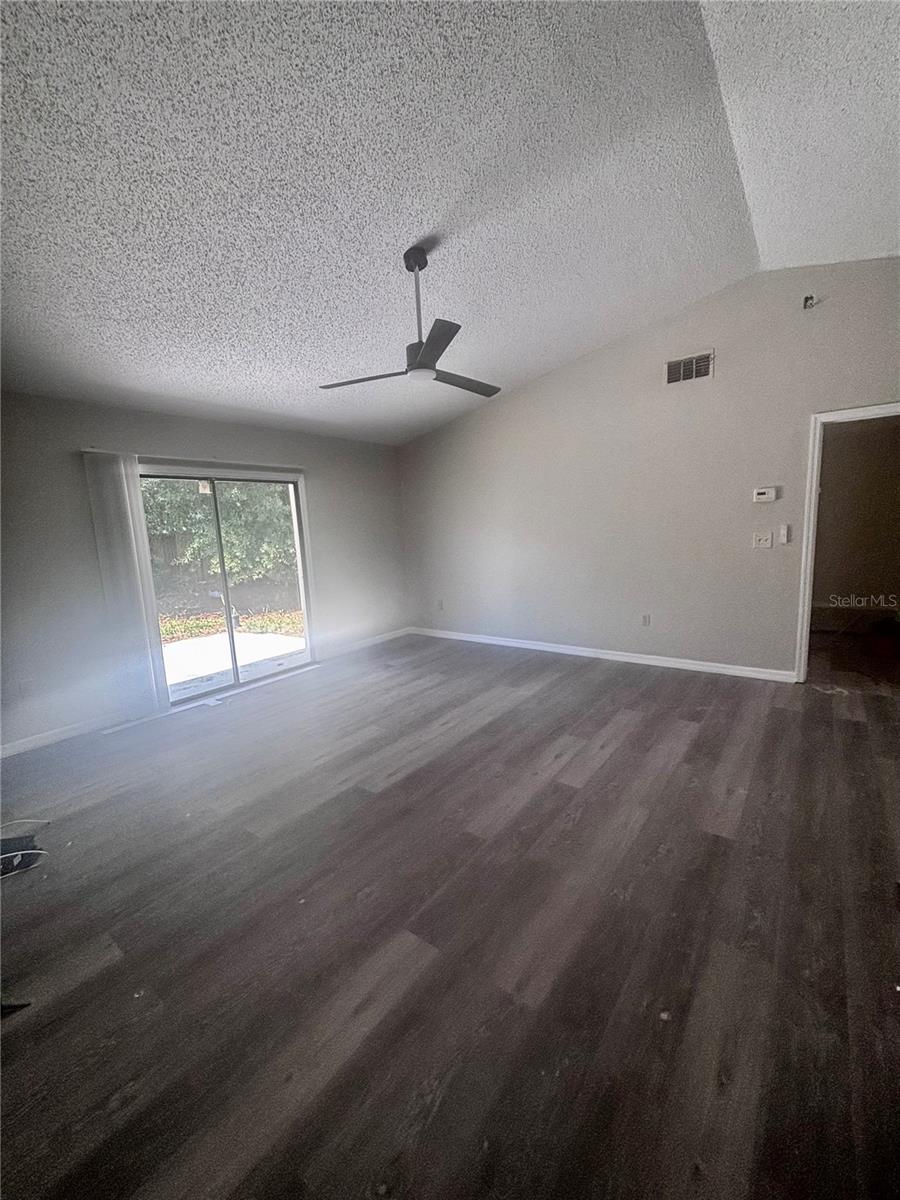 624 Jaguar Ct Property Photo 4