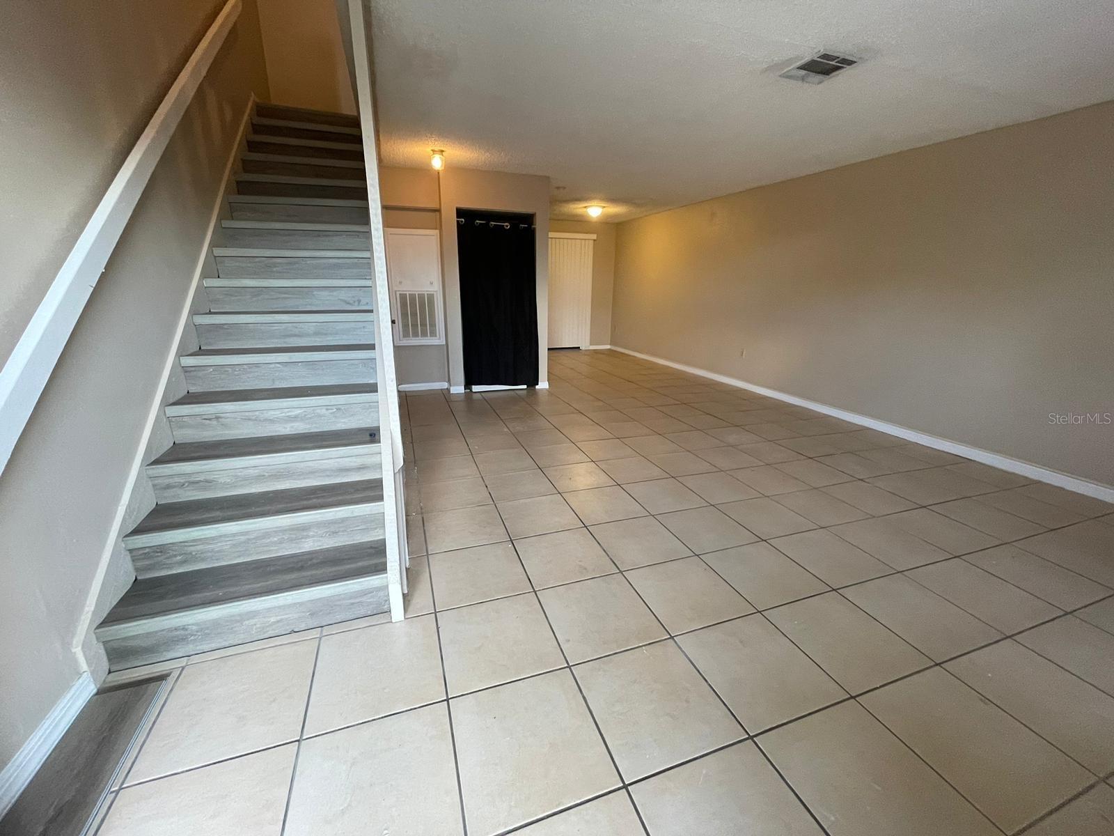 1300 Arlington Ln Ne #114 Property Photo 4