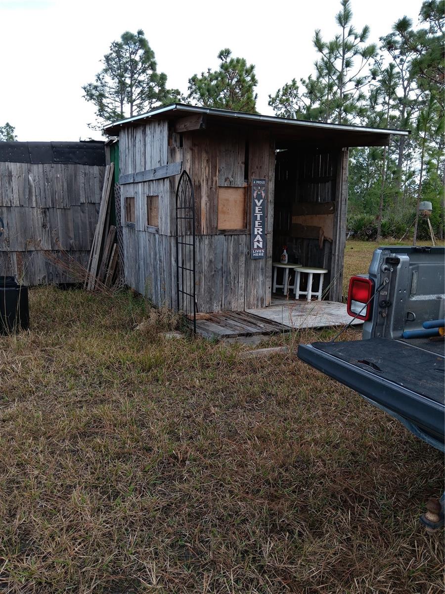 HOLOPAW GROVES RD Property Photo 1