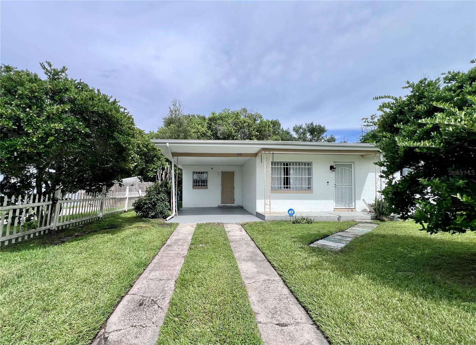 1517 Riley Ave Property Photo 1