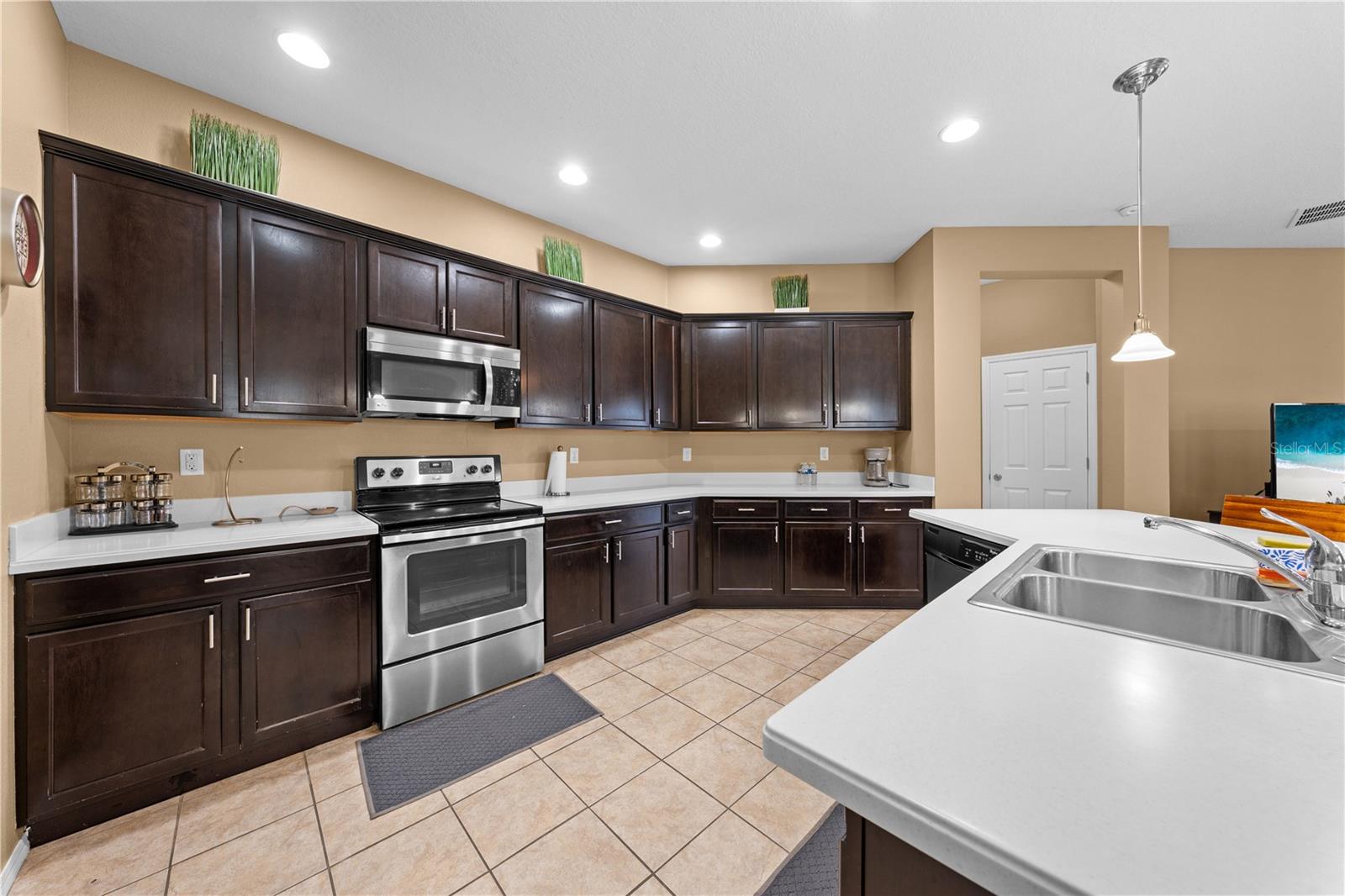 4704 Ruby Red Ln Property Photo 35