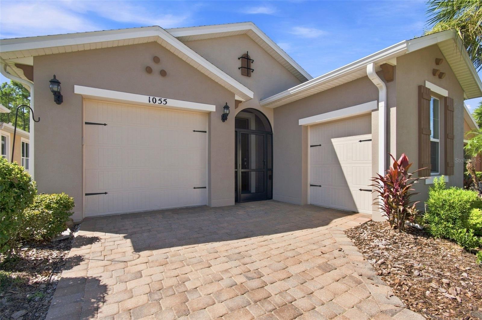 1055 Harbor Ridge Dr Property Photo 2