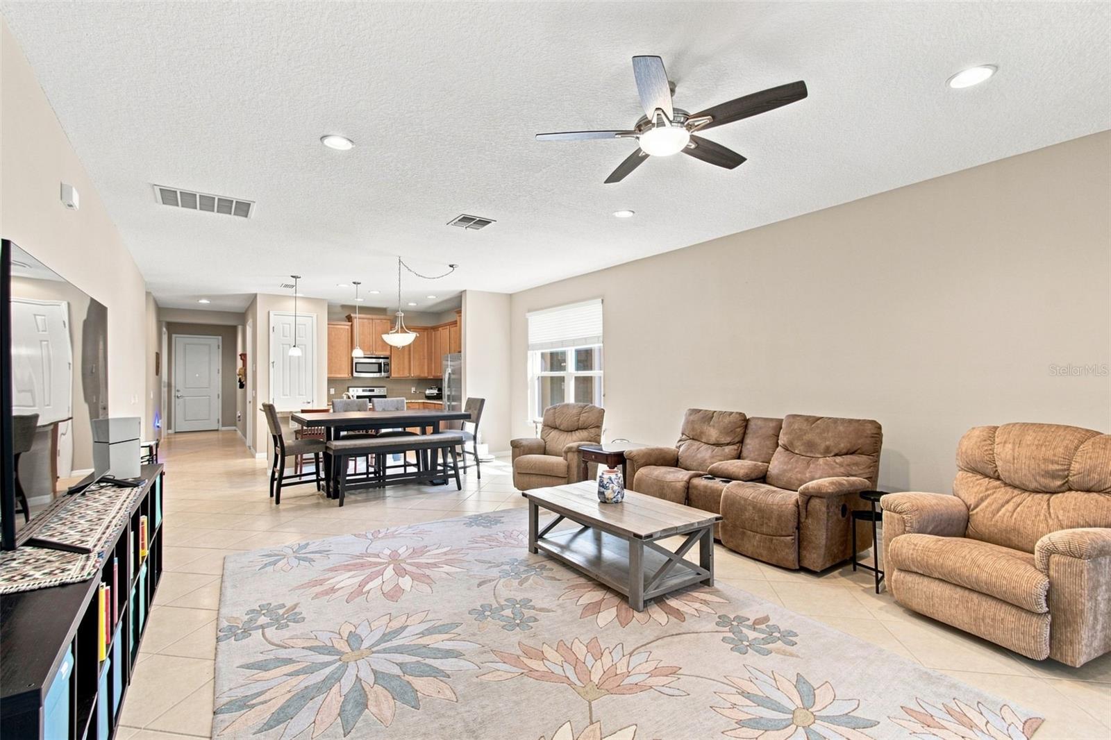 1055 Harbor Ridge Dr Property Photo 5