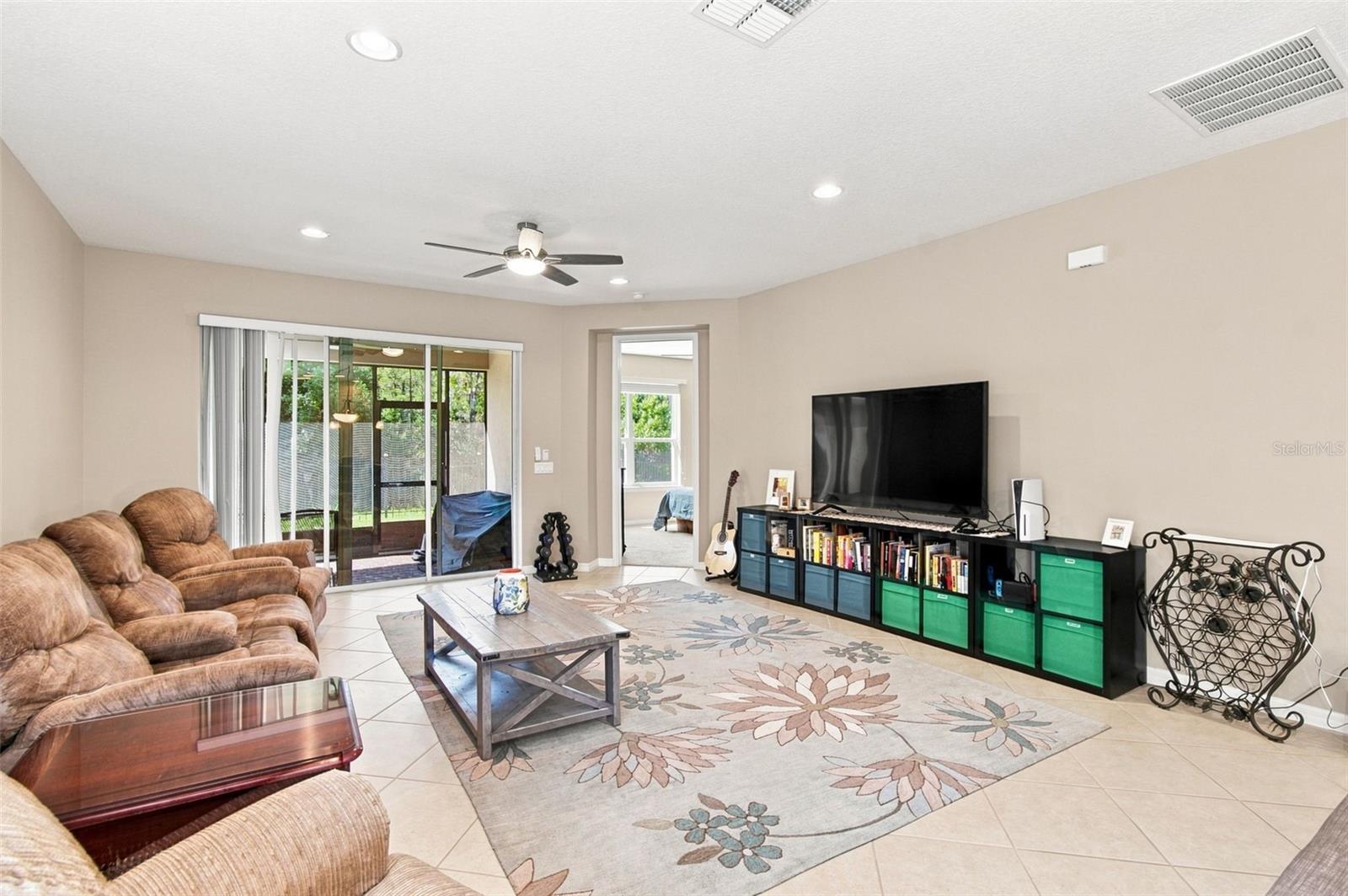 1055 Harbor Ridge Dr Property Photo 7
