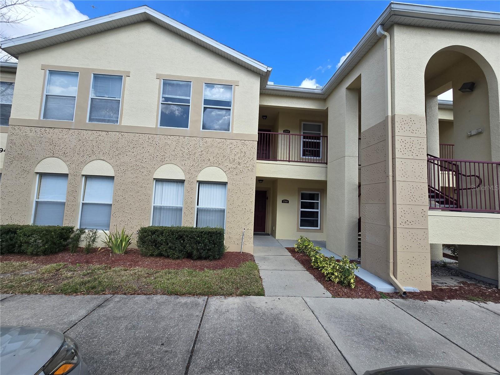 2790 CLUB CORTILE CIR #B Property Photo 1