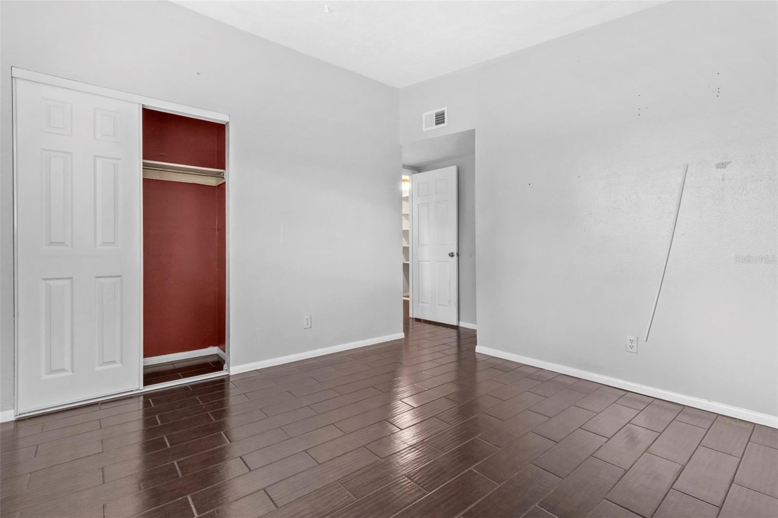 5711 21st St W Property Photo 13
