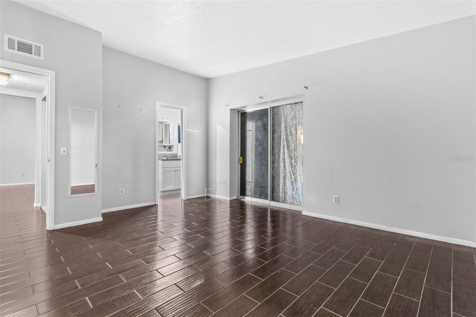 5711 21st St W Property Photo 15
