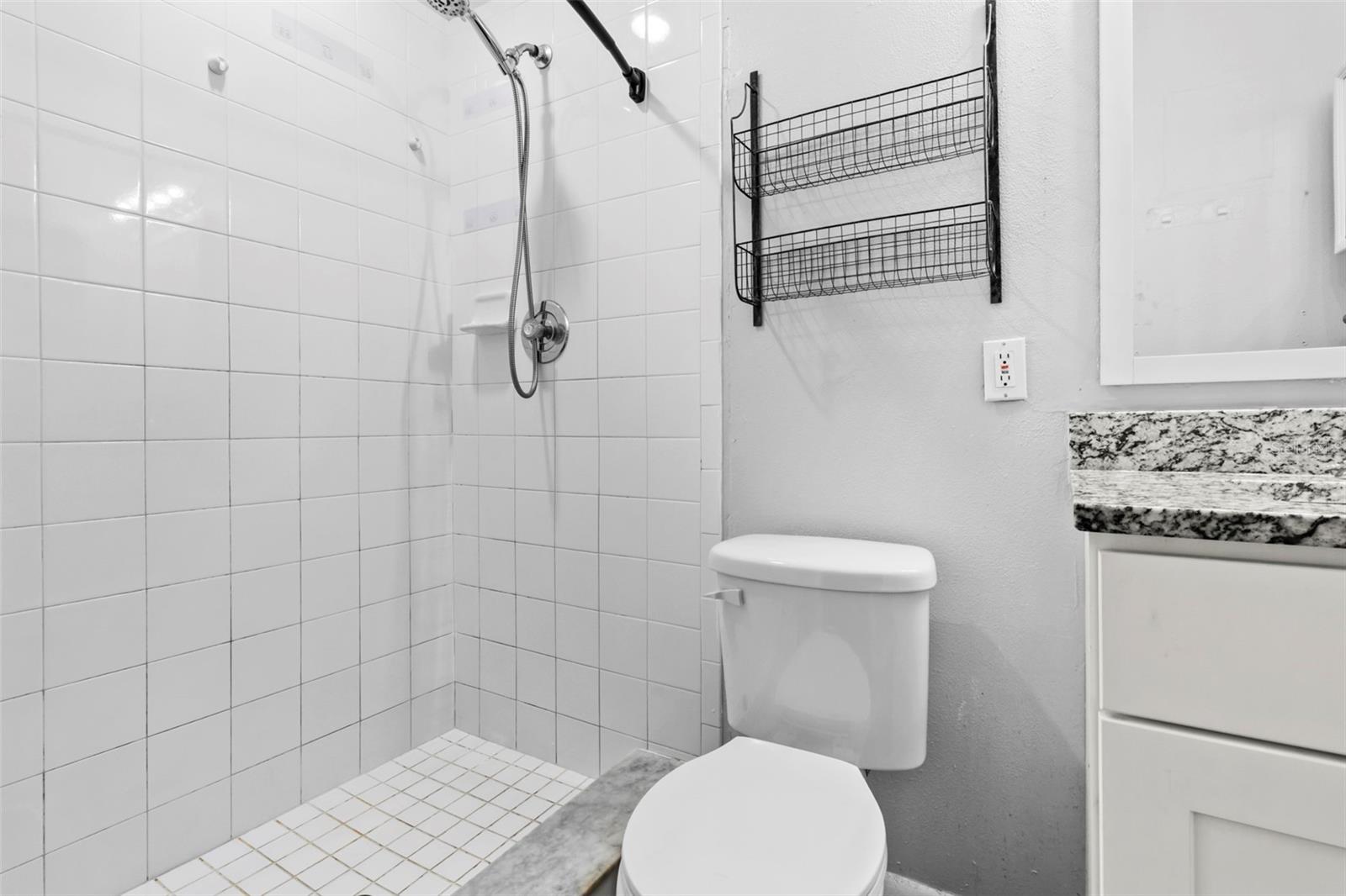 5711 21st St W Property Photo 16