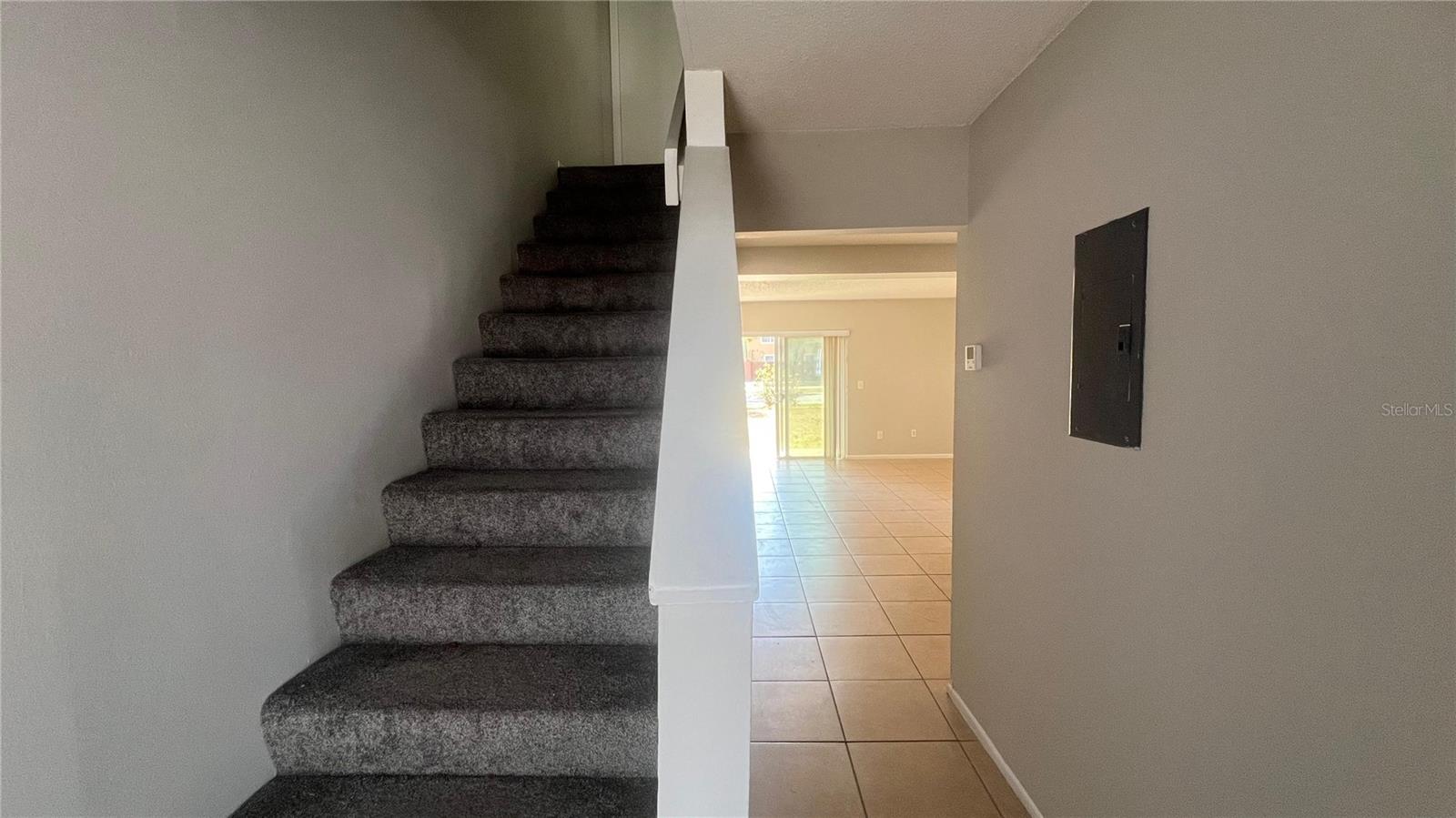 202 Watts Ln #d Property Photo 4