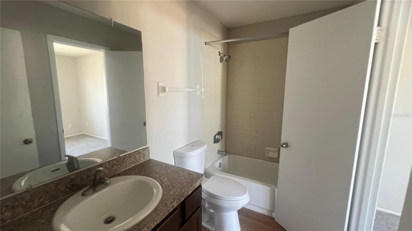 202 Watts Ln #d Property Photo 9