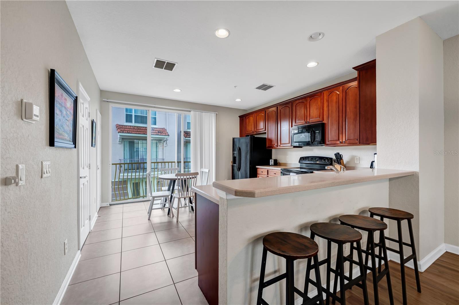 5064 Tideview Cir #82 Property Photo 8