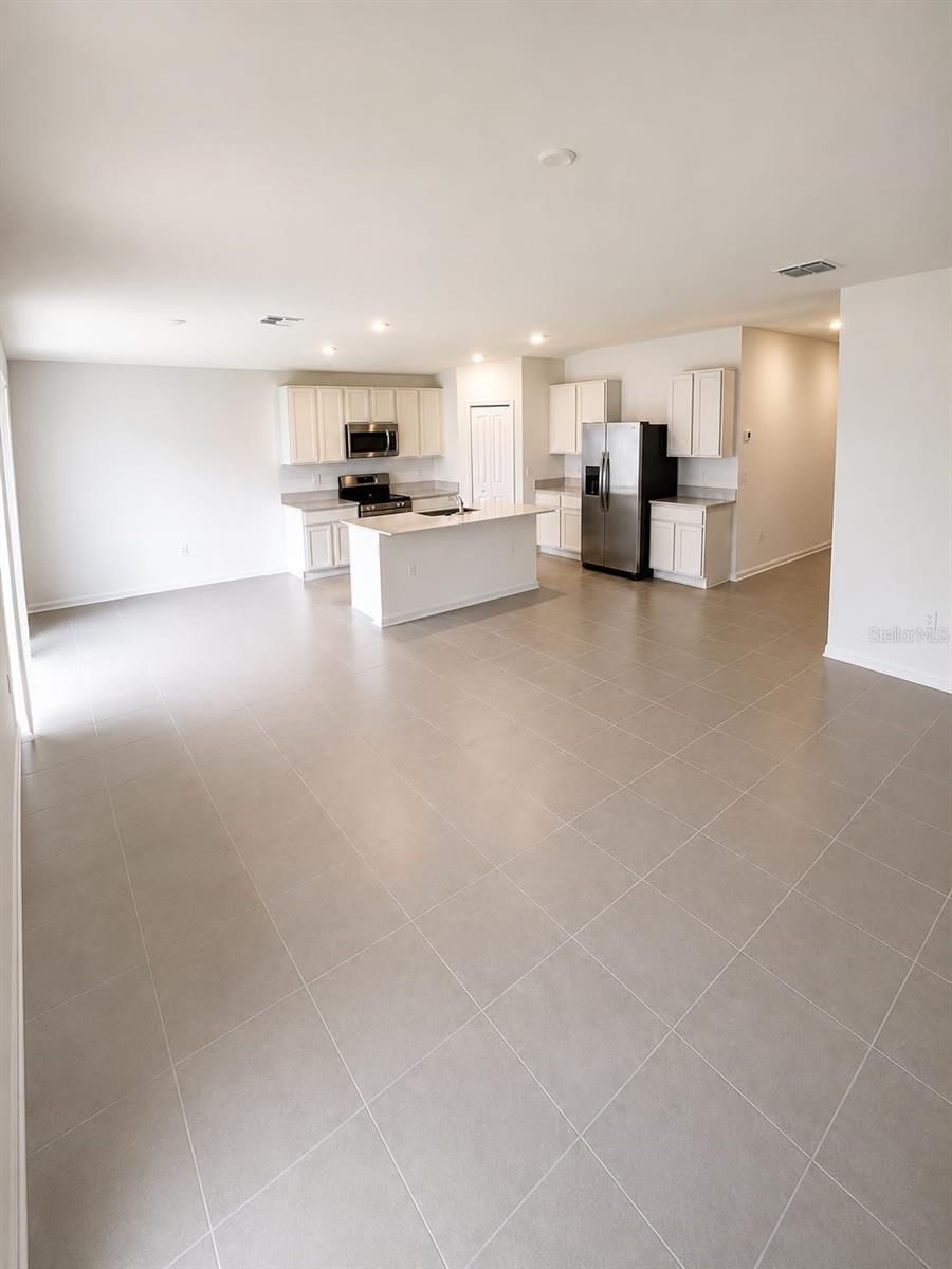 3619 Rolling Ridge Bnd Property Photo 2