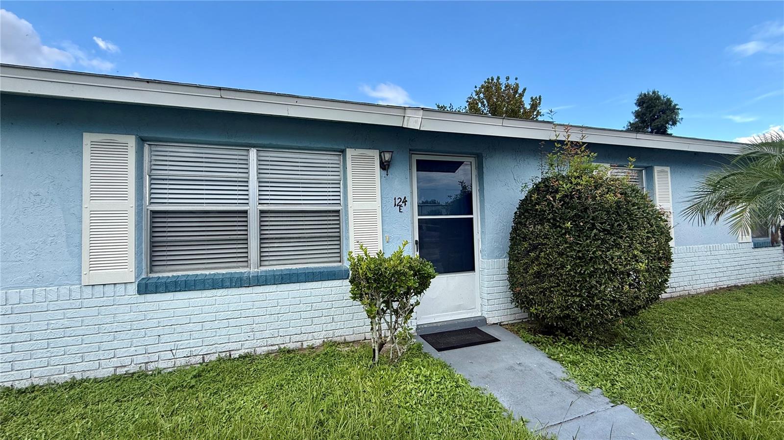 124 E 17th St Property Photo 1