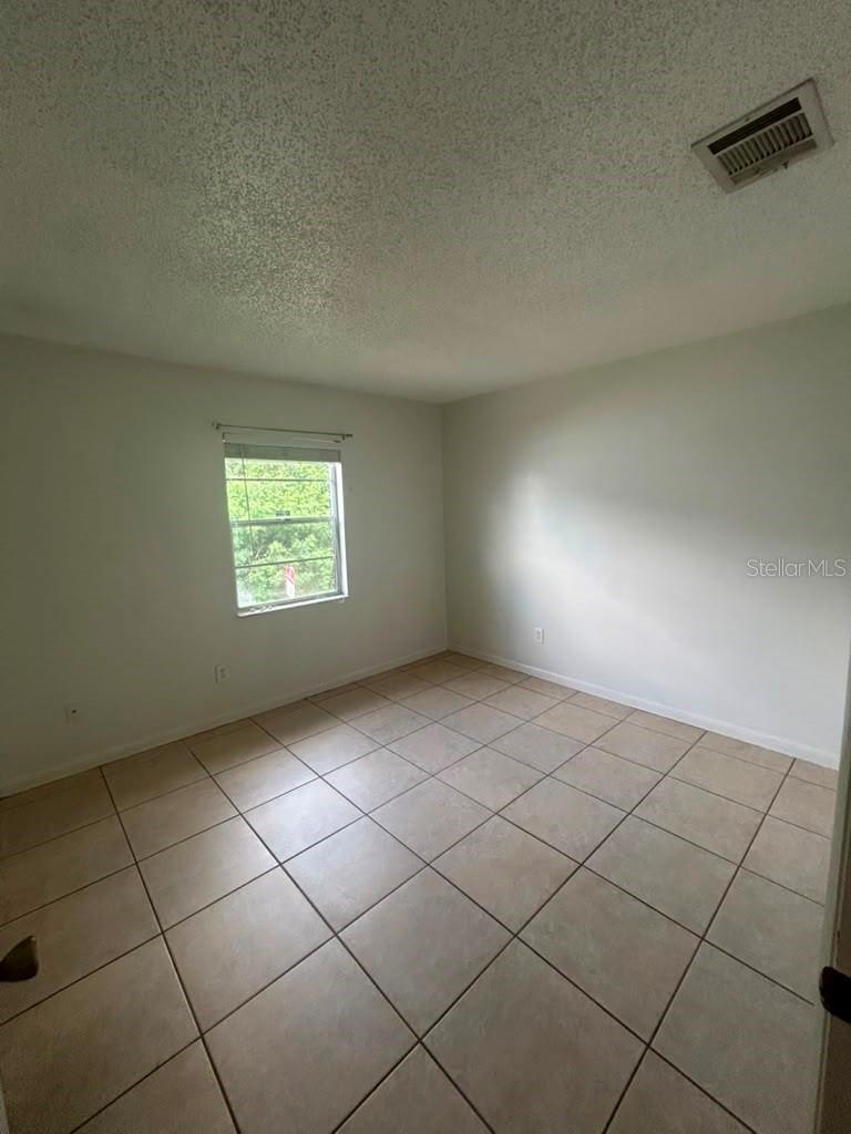 124 E 17th St Property Photo 5