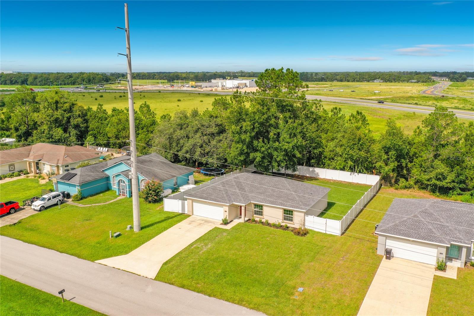 13244 49th Property Photo 3