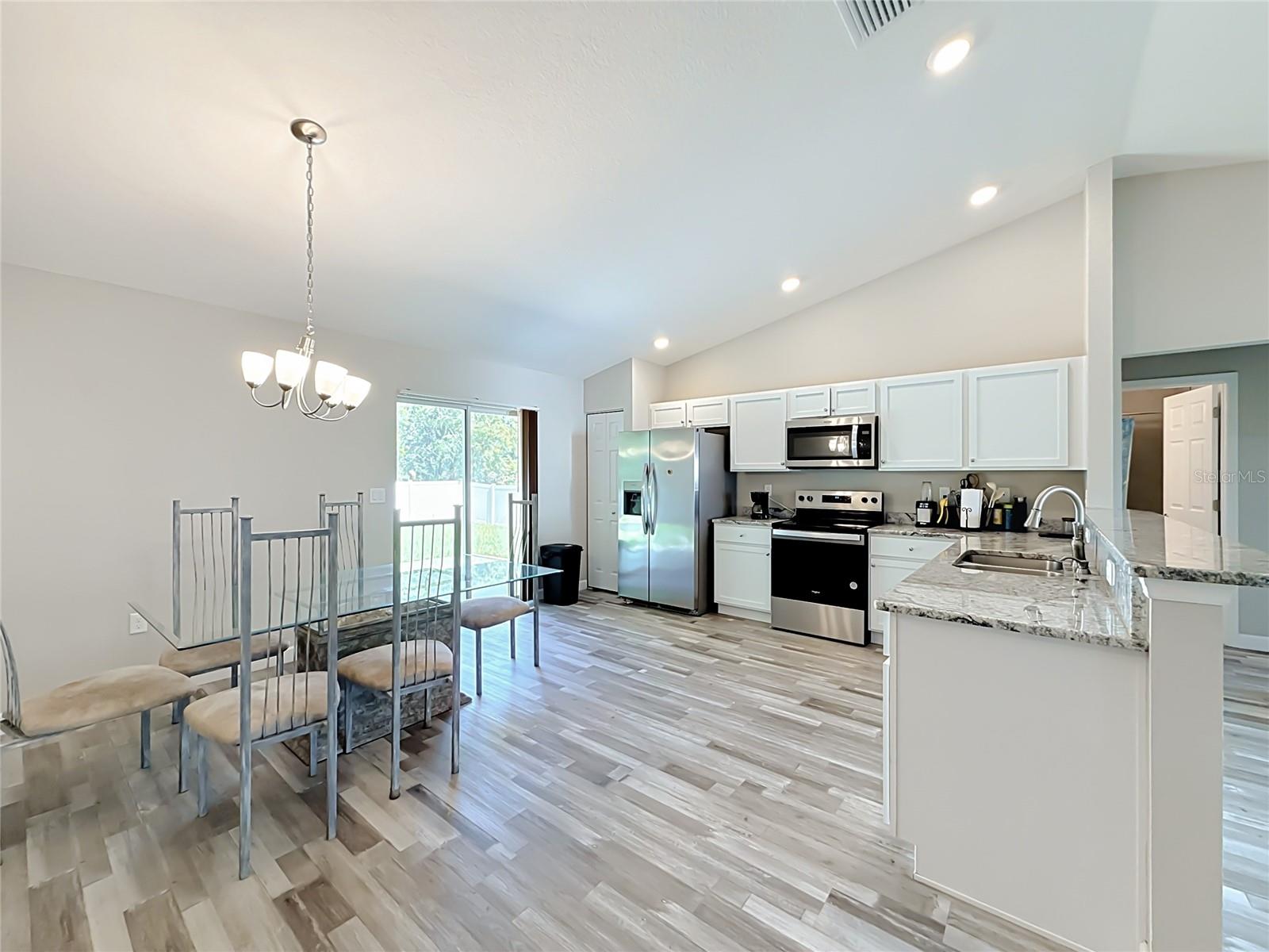 13244 49th Property Photo 4
