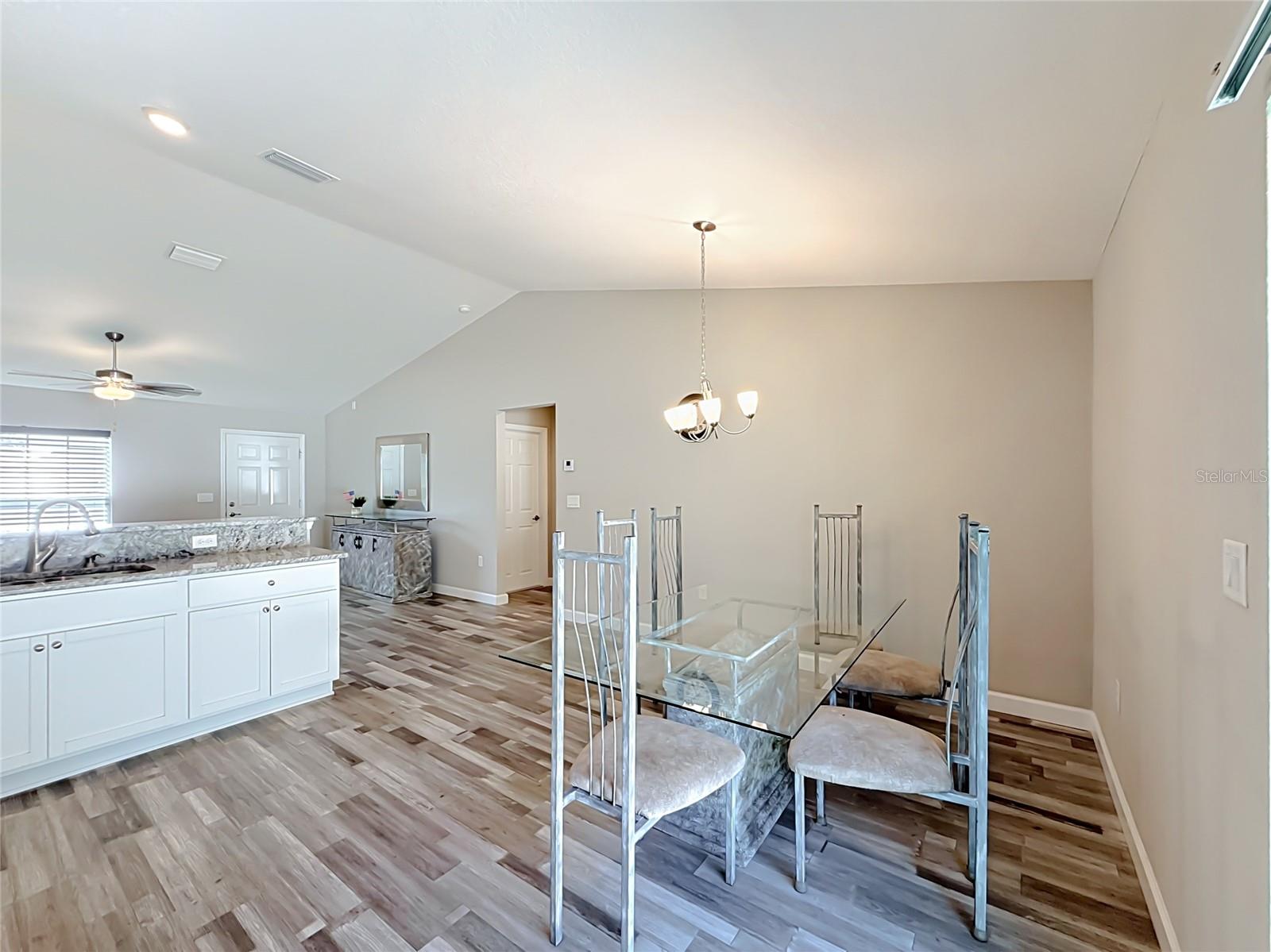 13244 49th Property Photo 5