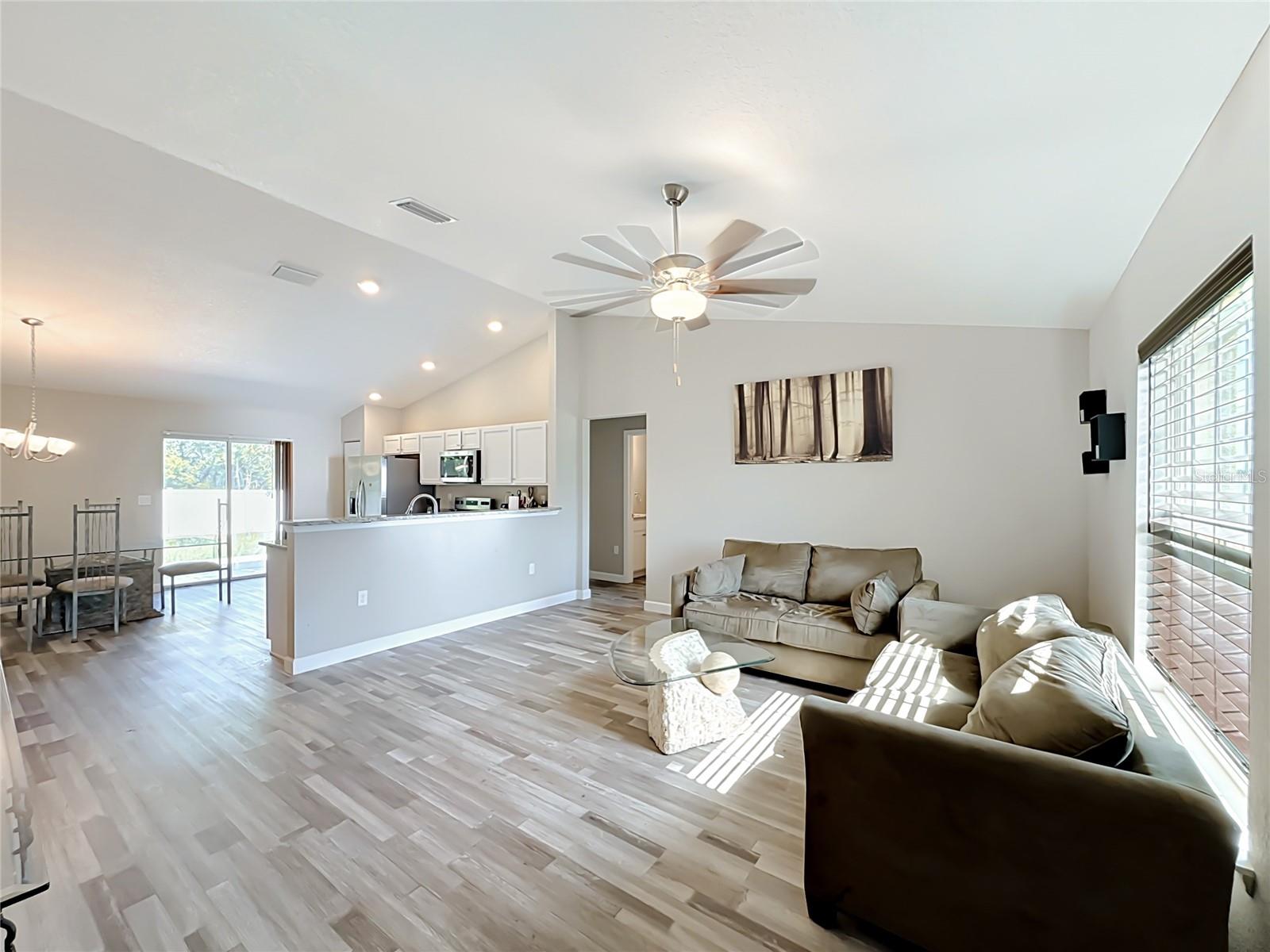 13244 49th Property Photo 11