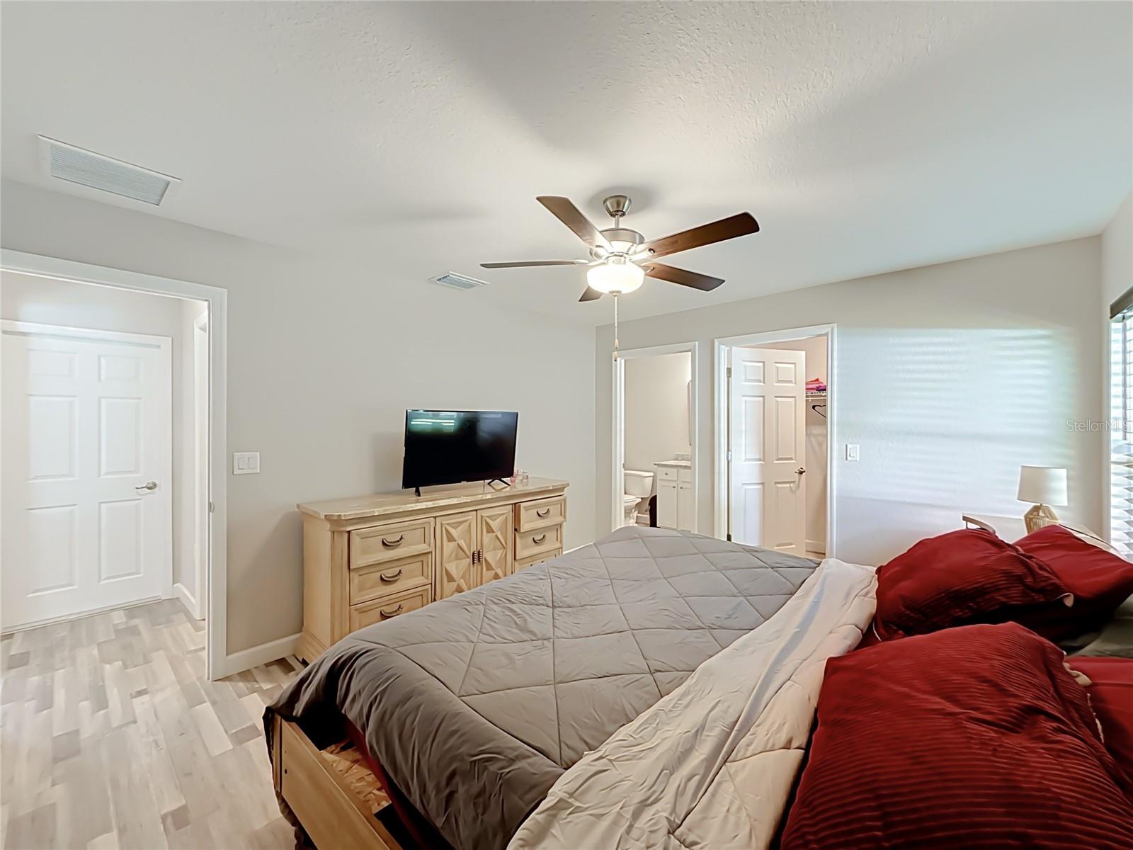 13244 49th Property Photo 14