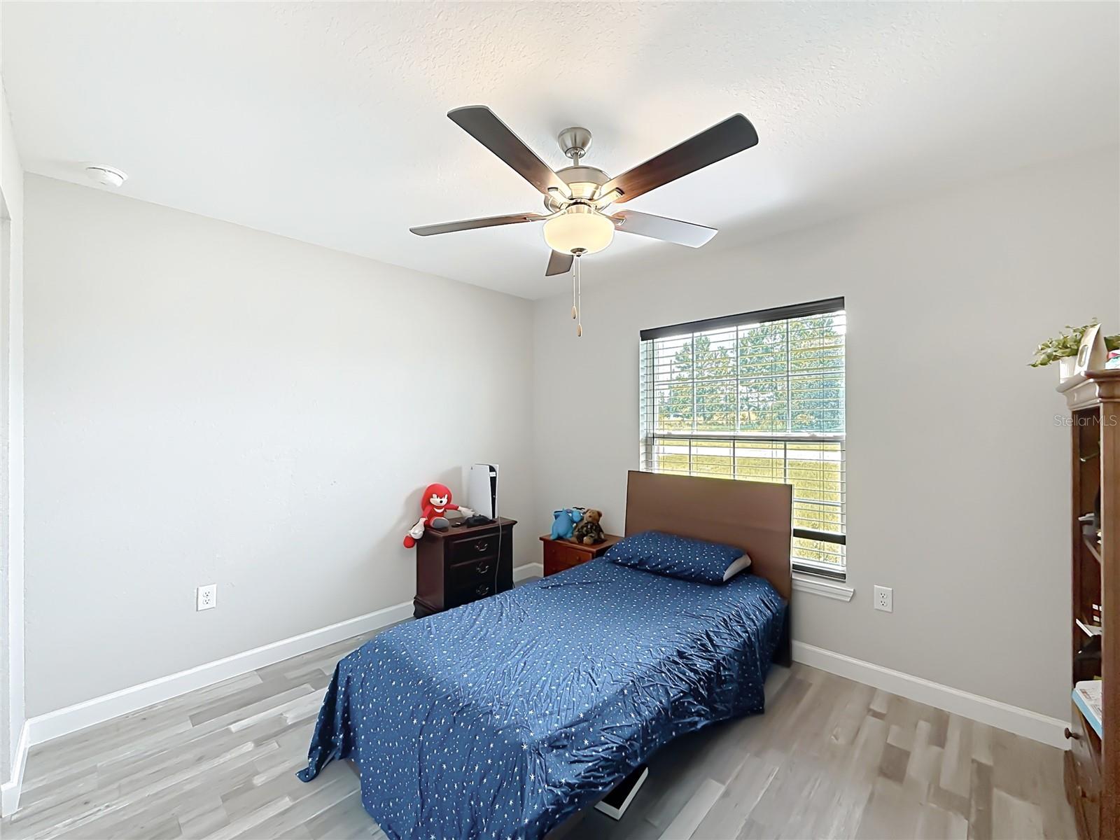 13244 49th Property Photo 23