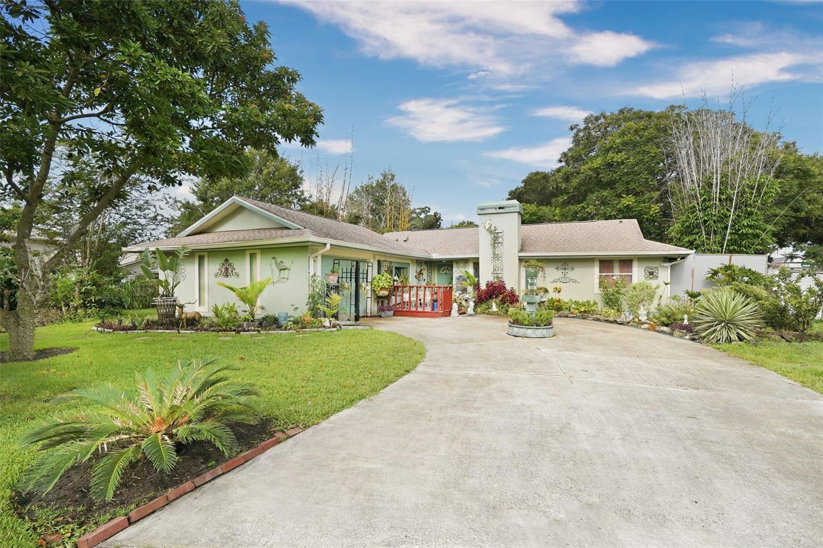 517 LINDA LN
