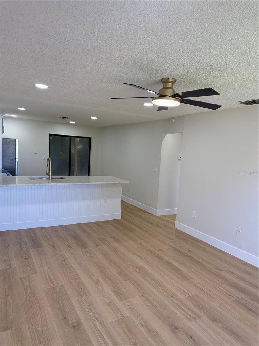 352 Cocoa Ct Property Photo 5
