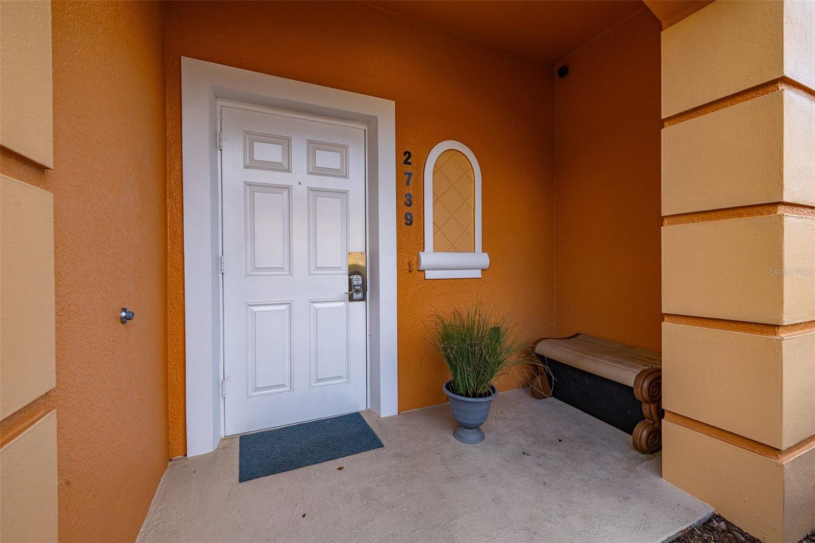 2739 Coupe St Property Photo 9