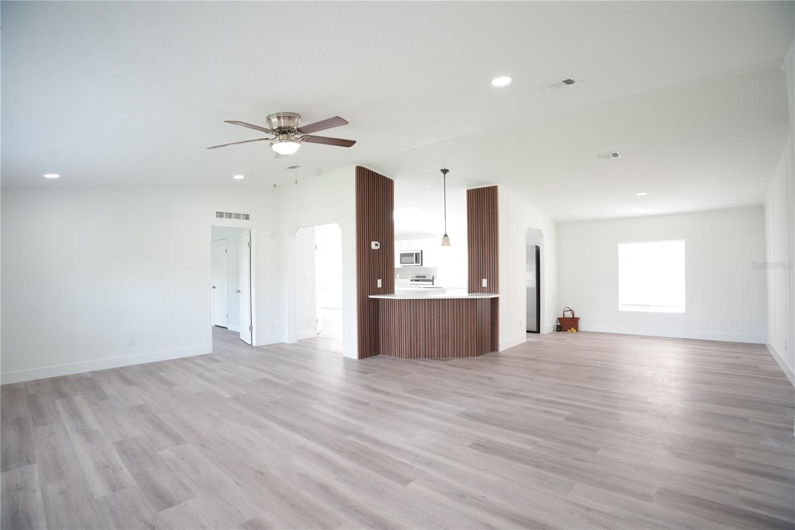 1124 Dara Cay Dr Property Photo 6