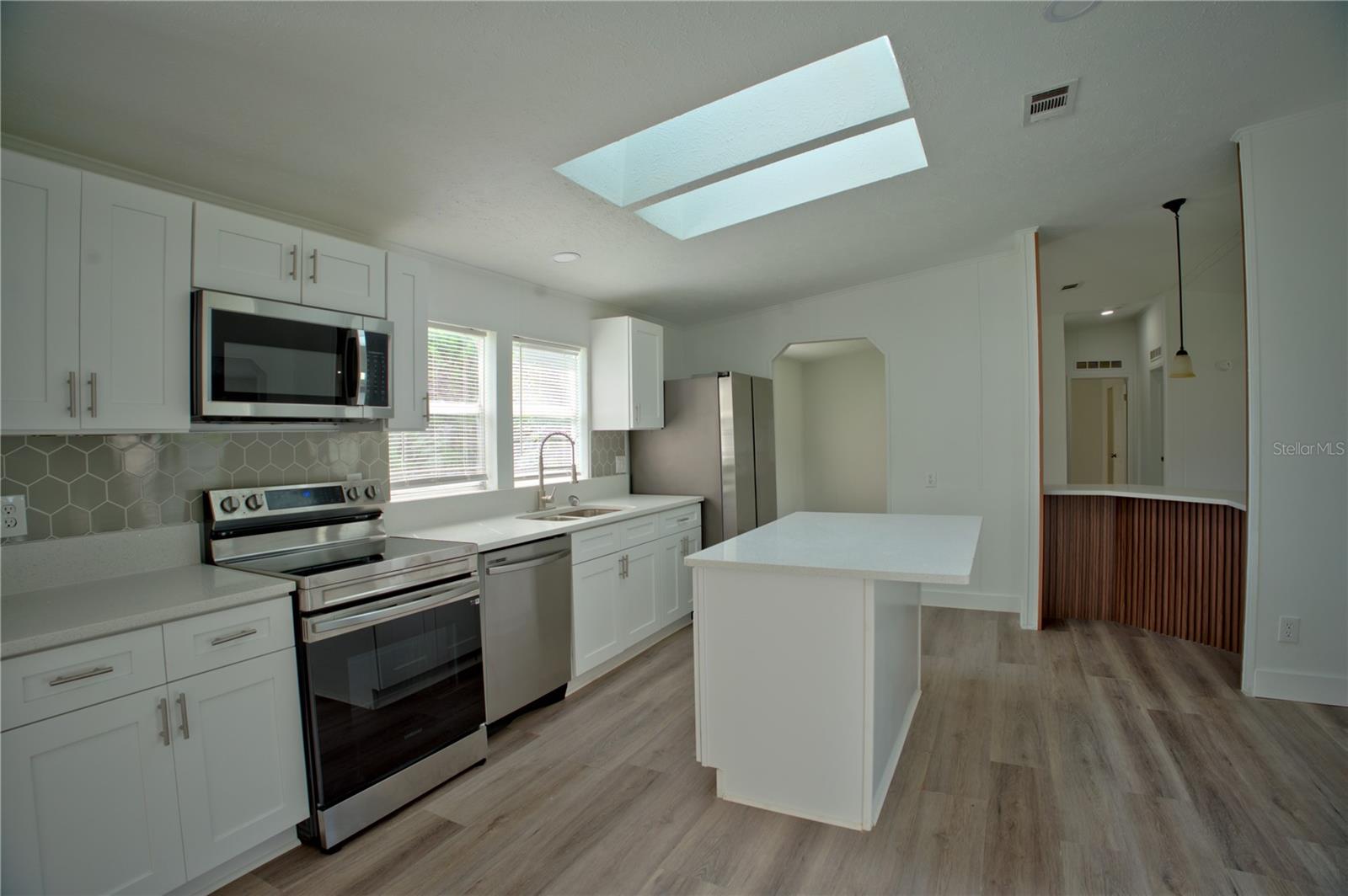 1124 Dara Cay Dr Property Photo 9