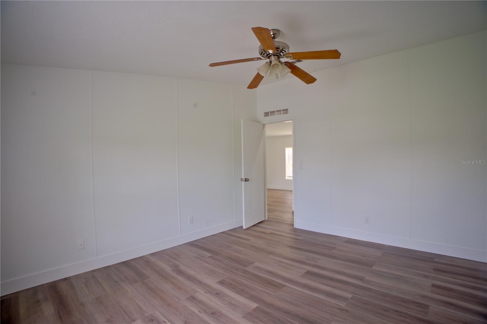 1124 Dara Cay Dr Property Photo 23